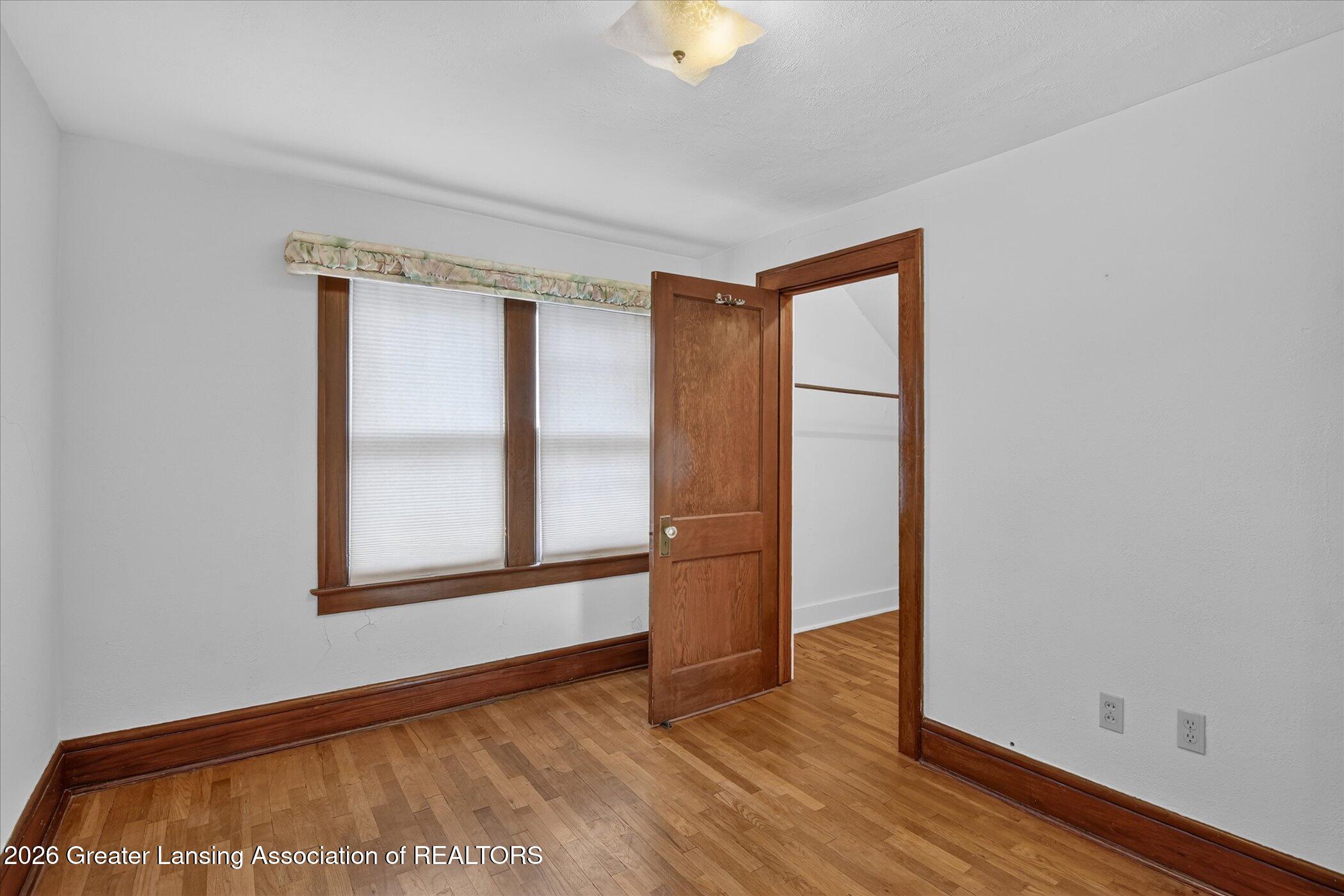 709 Rock Street Jackson, MI 49202 - Photo 28 of 53 27-709-Rock-St-WindowStill
