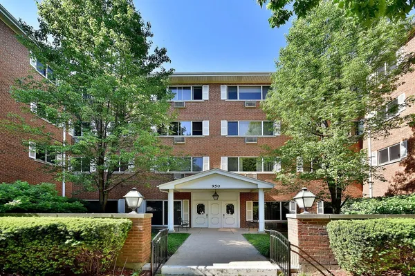 $1,725 | 950 Washington Boulevard, Unit 206, Oak Park, IL 60302
