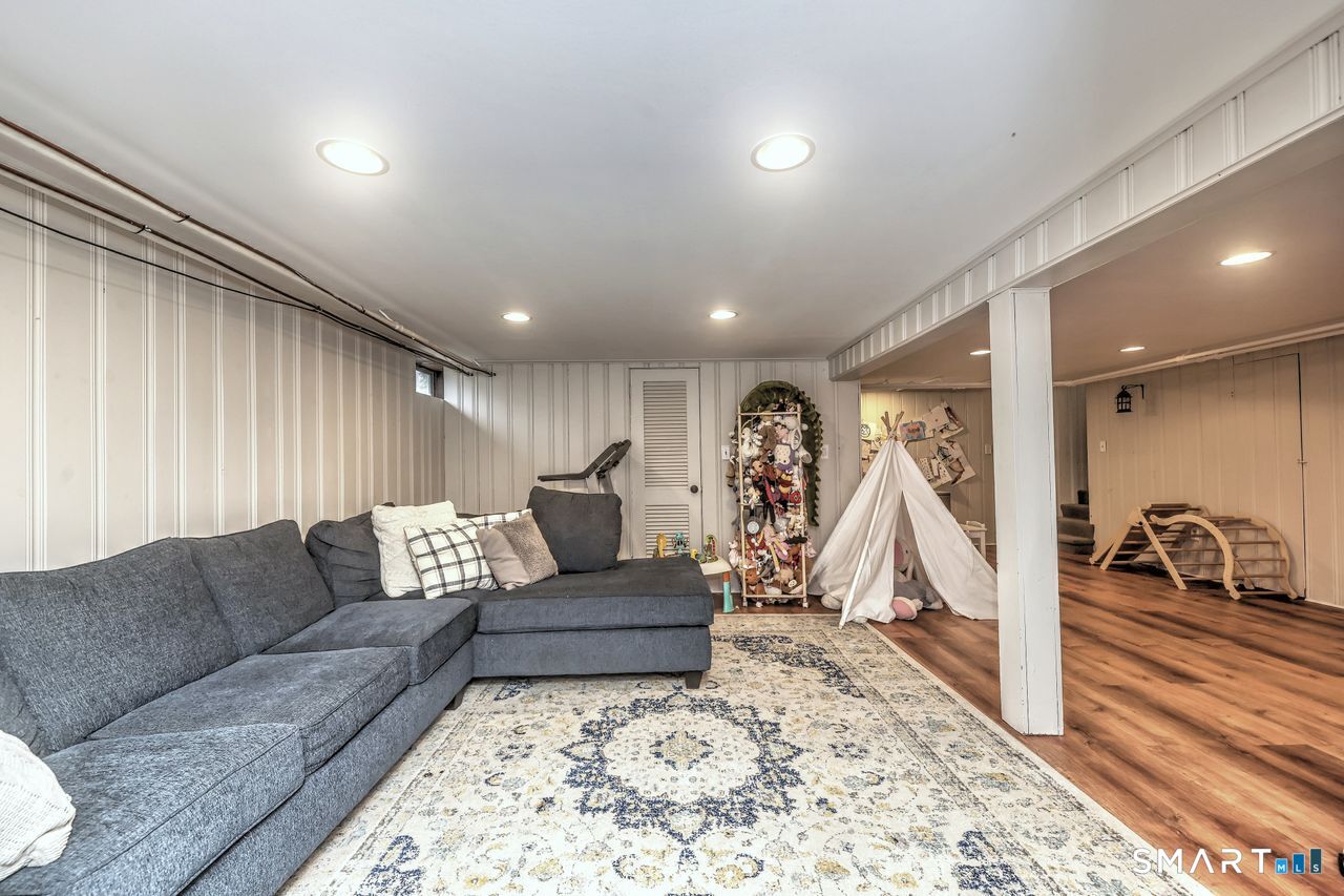 343 Smith Farm Road Orange, CT 06477 - Photo 24 of 40