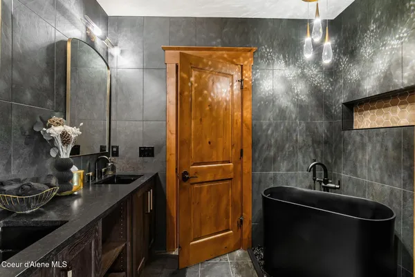 $2,495,000 | 356 North Idaho Club Drive, Sandpoint, ID 83864