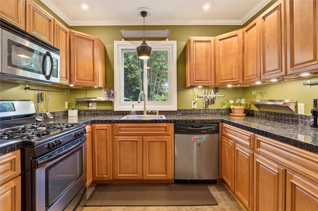 148 Rawlinson Road Irondequoit, NY 14617 - Photo 19 of 50