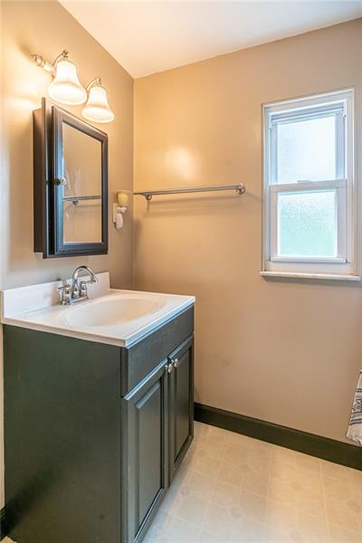 119 Fraser Road Valencia, PA 16059 - Photo 13 of 25