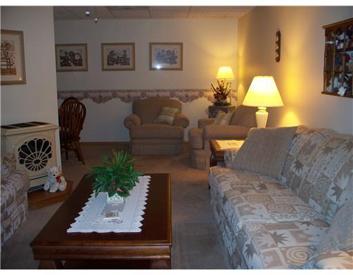 30 Sanitarium Road Washington, PA 15301 - Photo 12 of 17 Family Room.