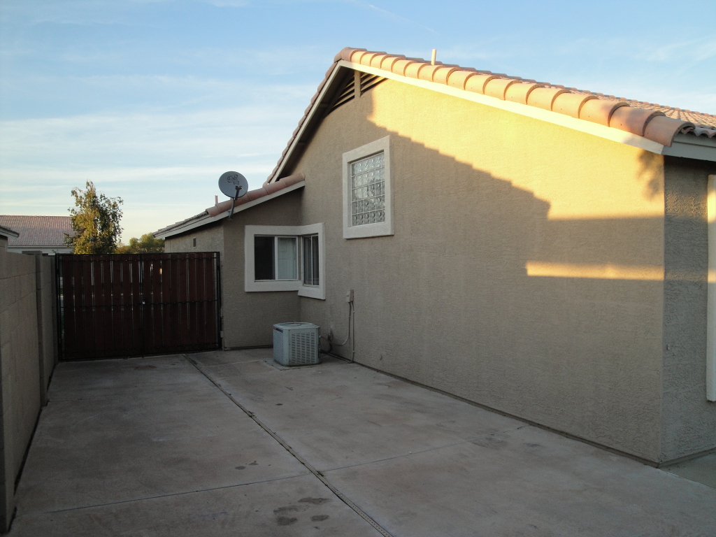 8801 West Monte Vista Road Phoenix, AZ 85037 - Photo 11 of 12 11