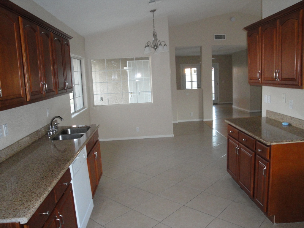 8801 West Monte Vista Road Phoenix, AZ 85037 - Photo 9 of 12 9