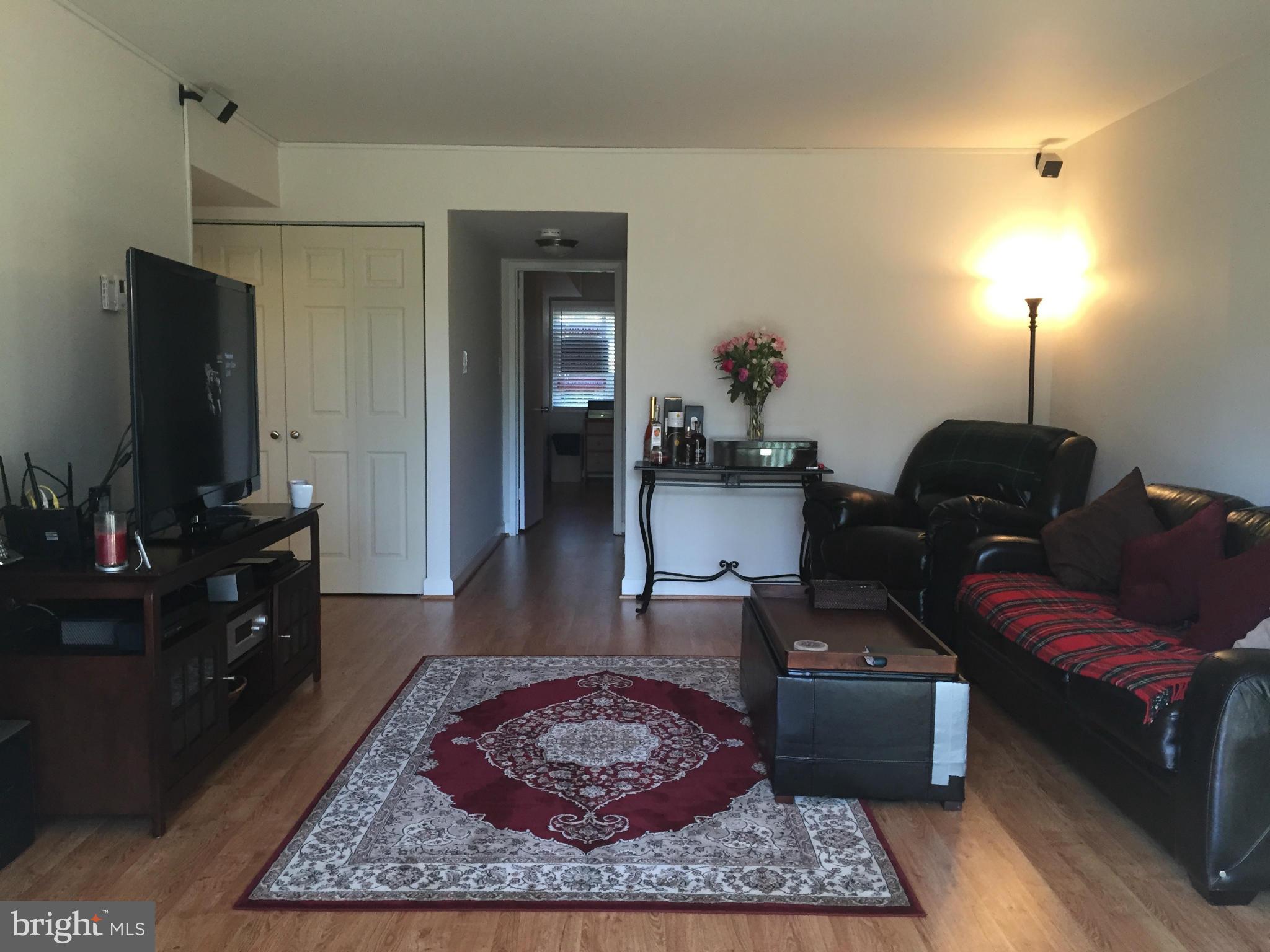 1428 Northgate Square, Unit 1A Reston, VA 20190 - Photo 5 of 20 Living Room