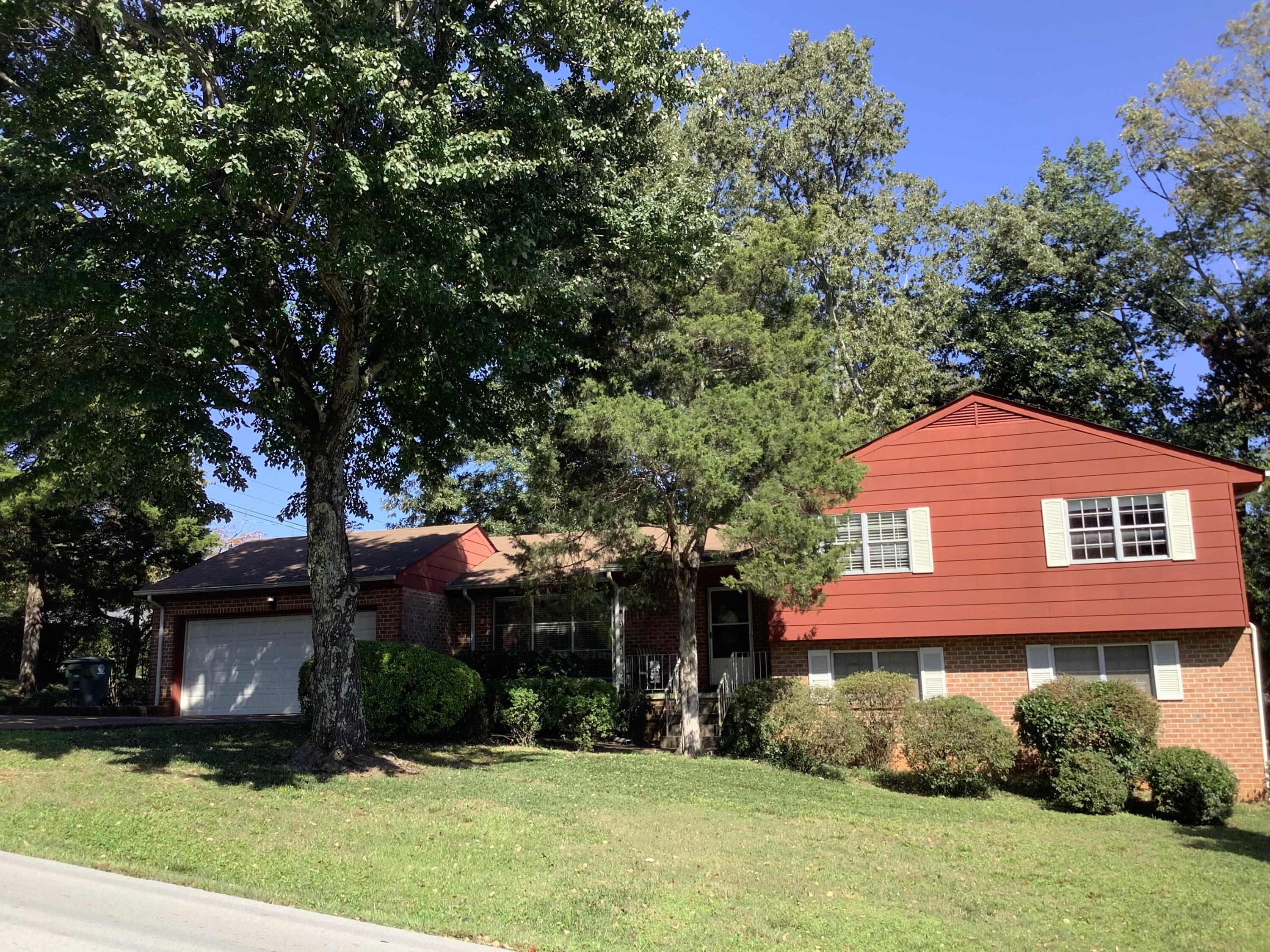 6731 Dupre Road Chattanooga, TN 37421 - Photo 2 of 36 AF0A31B4-F1FF-43FE-9254-C19D7B5EE8F6