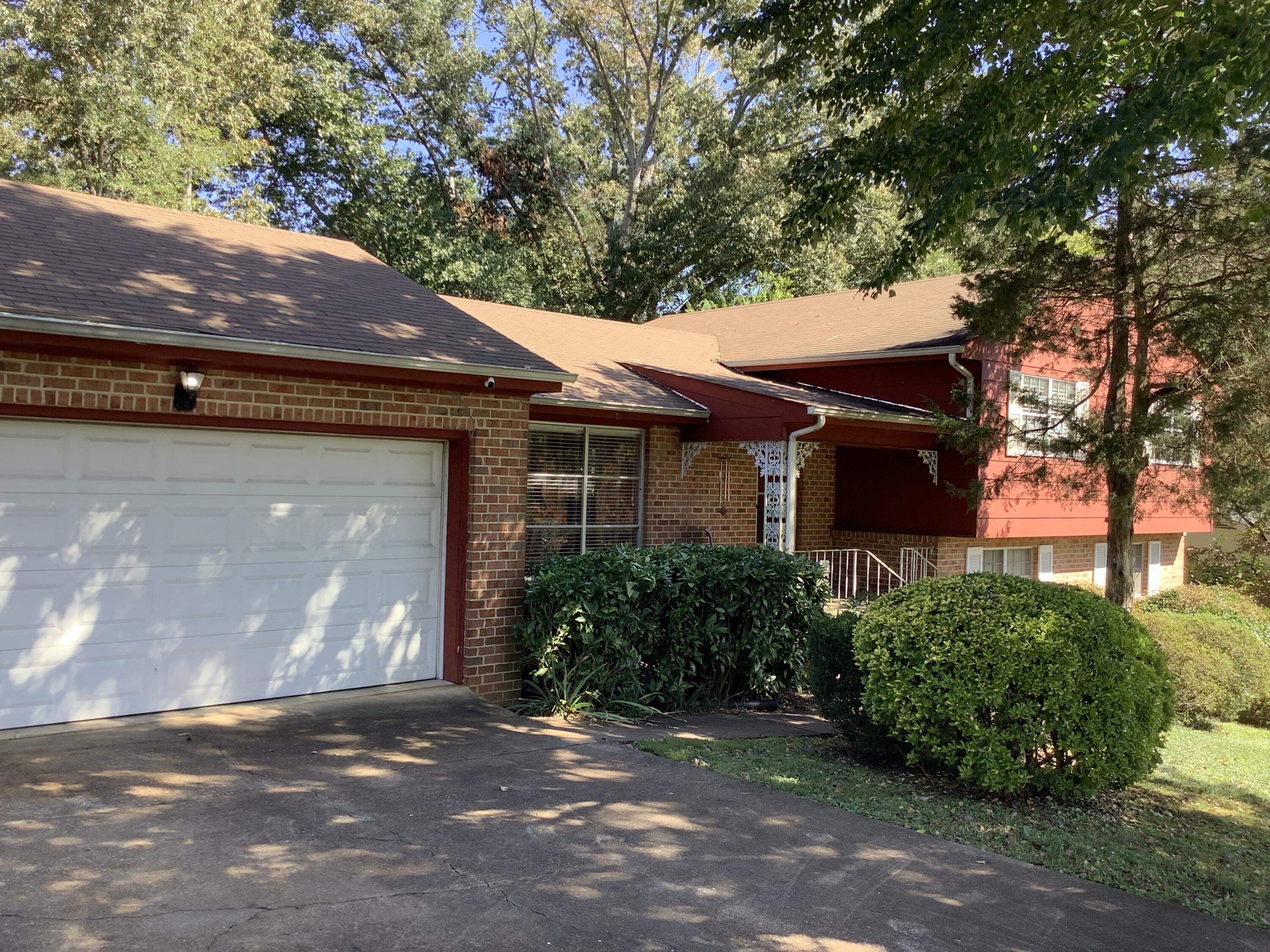 6731 Dupre Road Chattanooga, TN 37421 - Photo 4 of 36 C1BC974D-B95C-47AE-8A39-A84A300EC84E