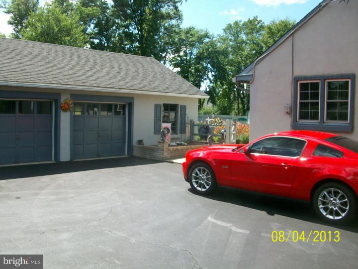 1112 West Welsh Road Ambler, PA 19002 - Photo 4 of 24 Garage
