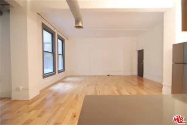 $2,000 | 108 West 2nd Street, Unit 404, Los Angeles, CA 90012