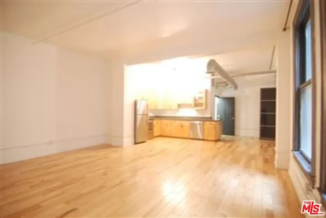 $2,000 | 108 West 2nd Street, Unit 404, Los Angeles, CA 90012