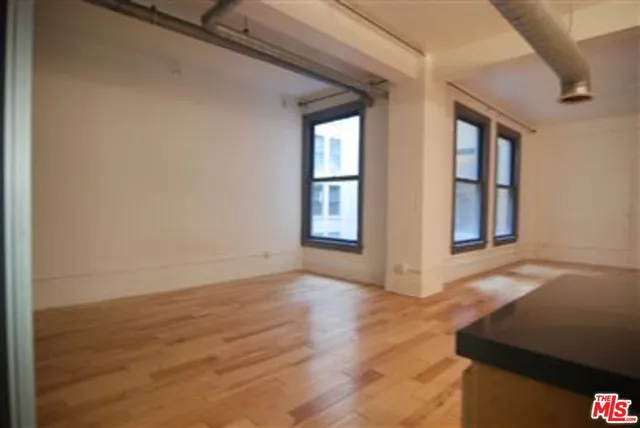 $2,000 | 108 West 2nd Street, Unit 404, Los Angeles, CA 90012