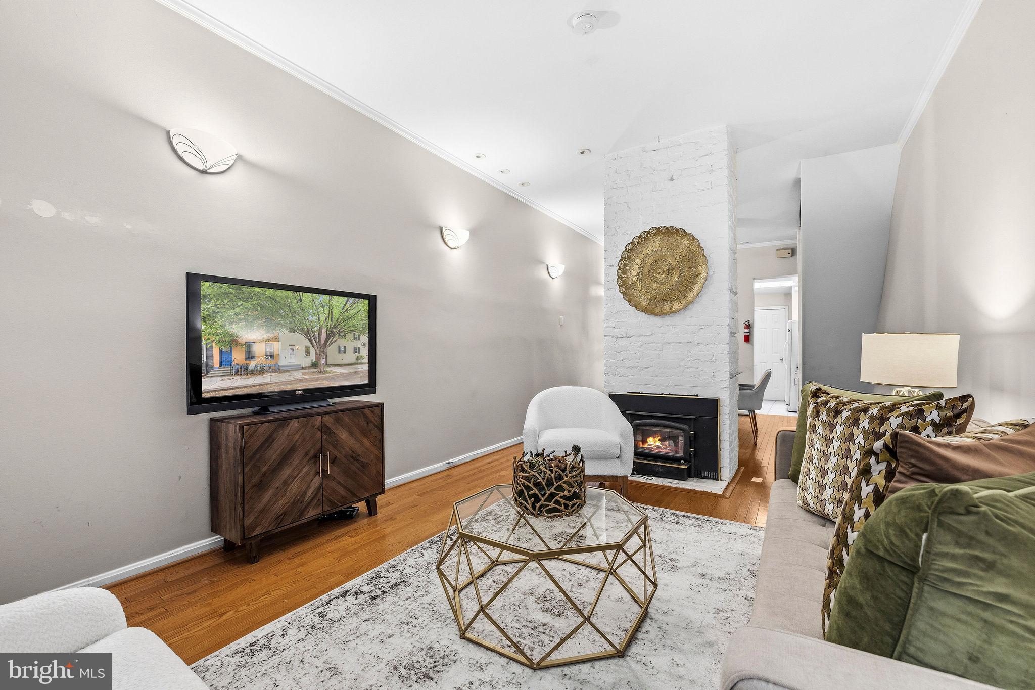 473 Ridge Street Northwest Washington, DC 20001 - Photo 5 of 34 Gallery Image 5