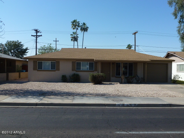 3811 West Bethany Home Road Phoenix, AZ 85019 - Photo 3 of 36 C:\fakepath\P1050045