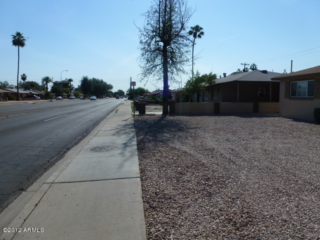 3811 West Bethany Home Road Phoenix, AZ 85019 - Photo 7 of 36 C:\fakepath\P1050049