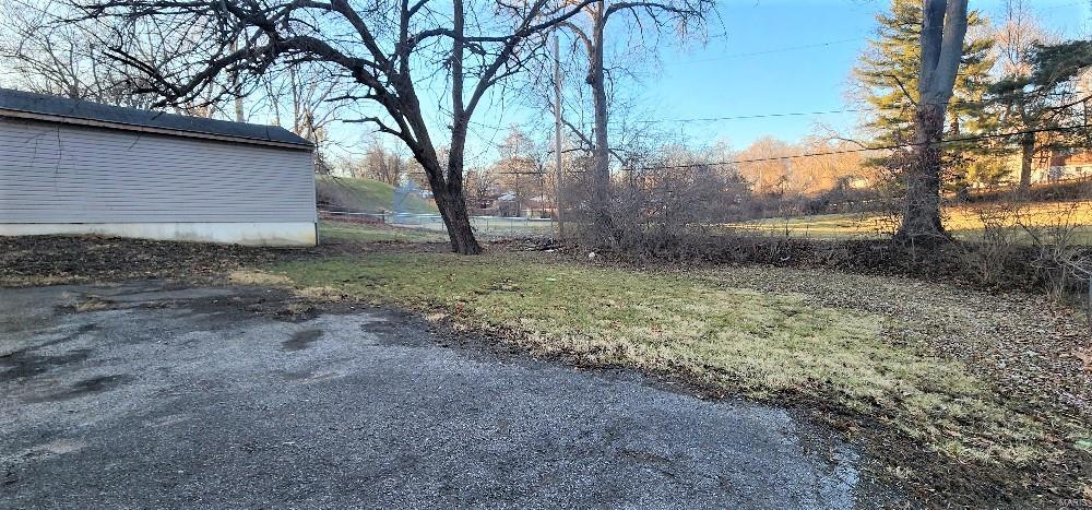 701 Robert Avenue Ferguson, MO 63135 - Photo 4 of 20