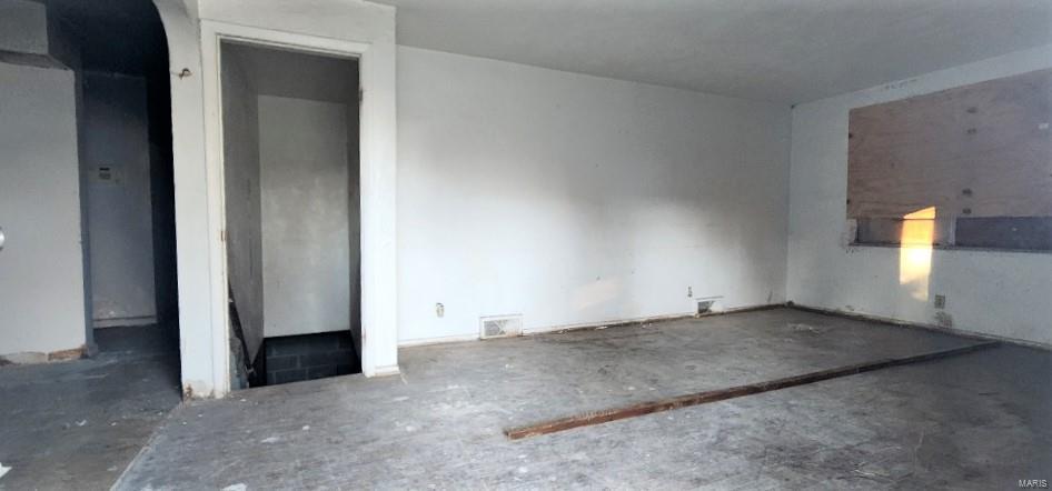 701 Robert Avenue Ferguson, MO 63135 - Photo 5 of 20