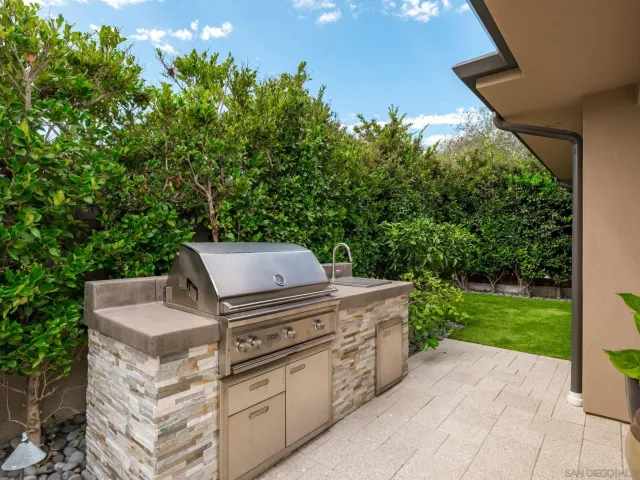 $3,995,000 | 1879 Tahiti Drive, Costa Mesa, CA 92626