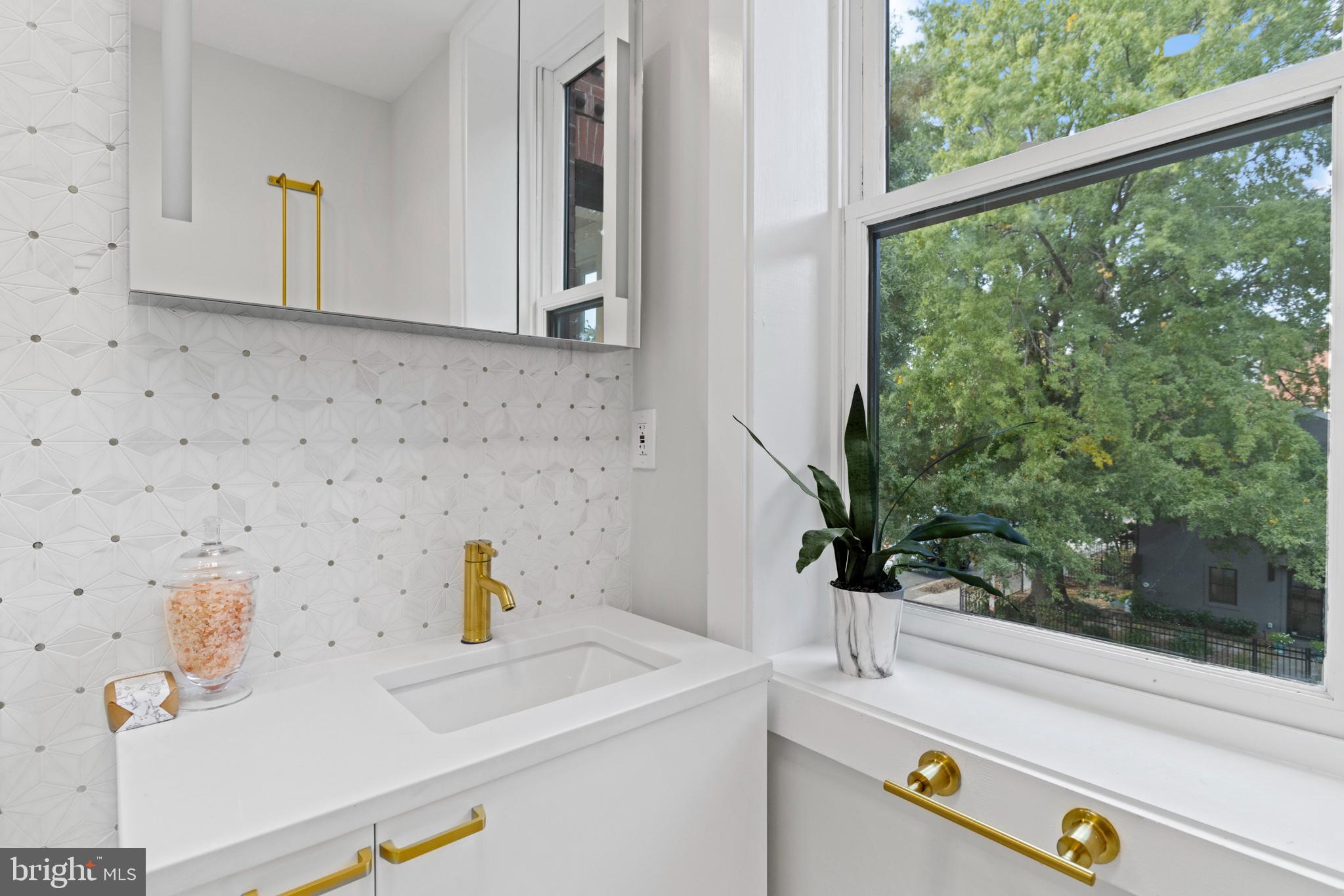 1114 T Street Northwest Washington, DC 20009 - Photo 18 of 34