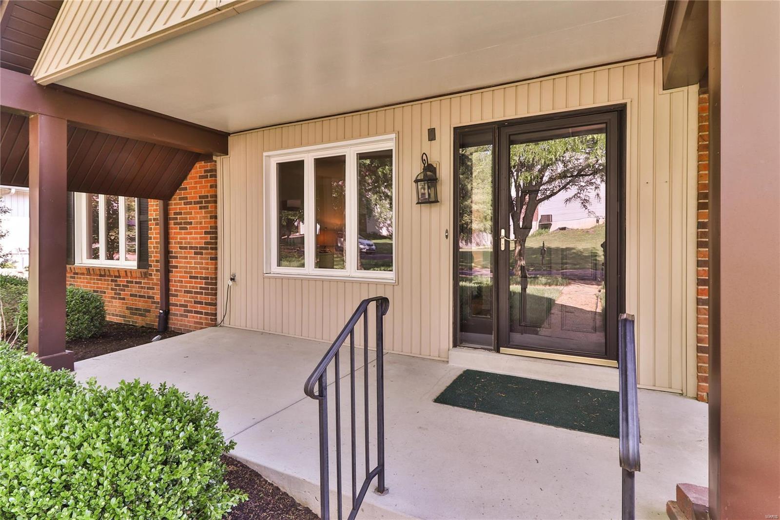 632 Waterford Ridge Court Ballwin, MO 63021 - Photo 2 of 46 Gallery Image 2