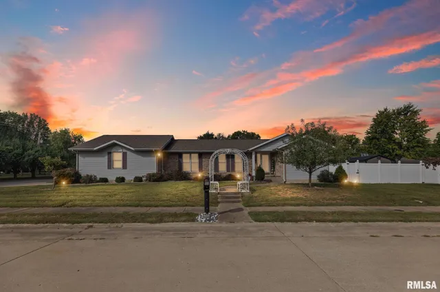 $240,000 | 628 Tracy Terrace, Centralia, IL 62801