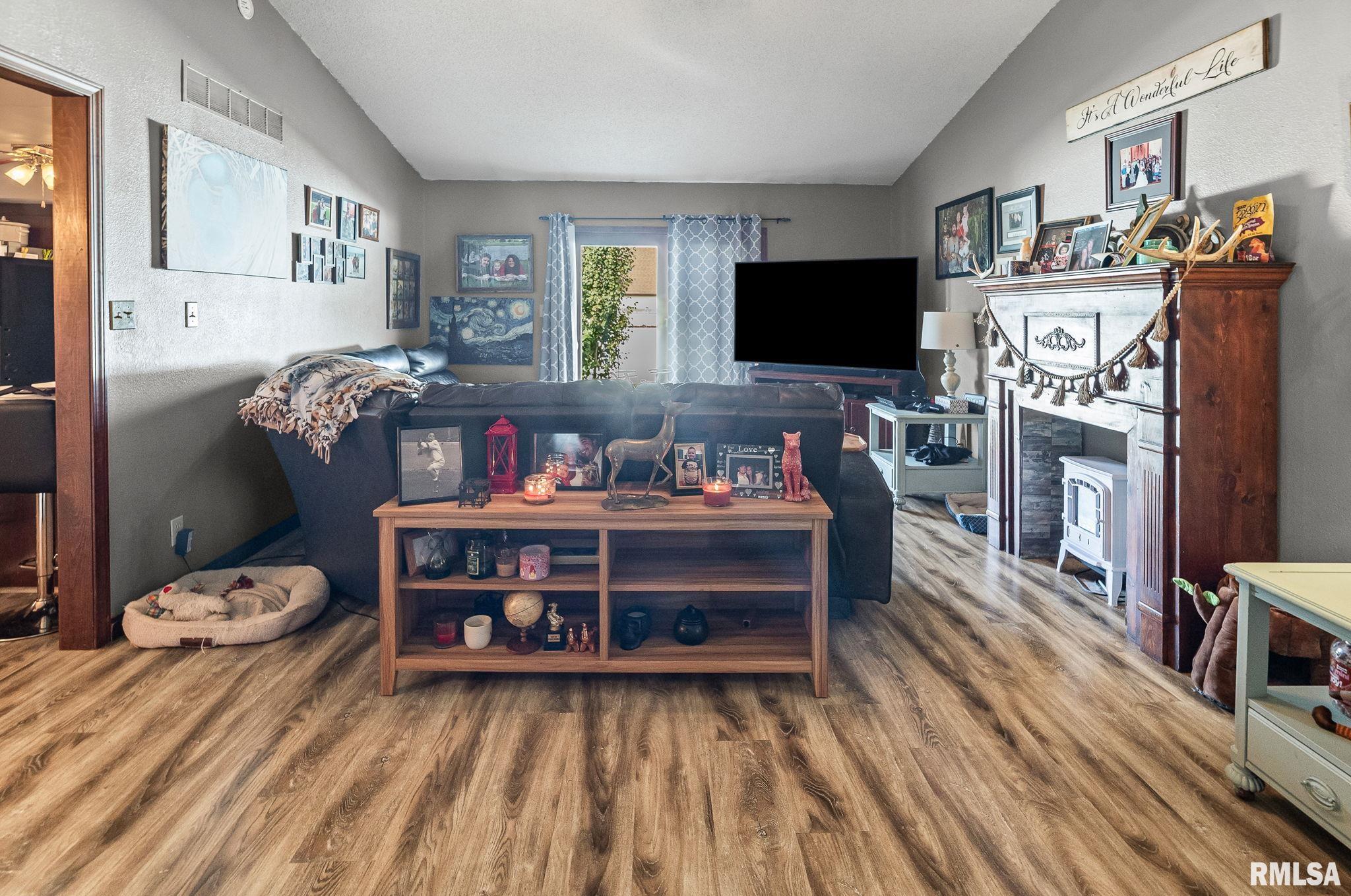 628 Tracy Terrace Centralia, IL 62801 - Photo 12 of 48