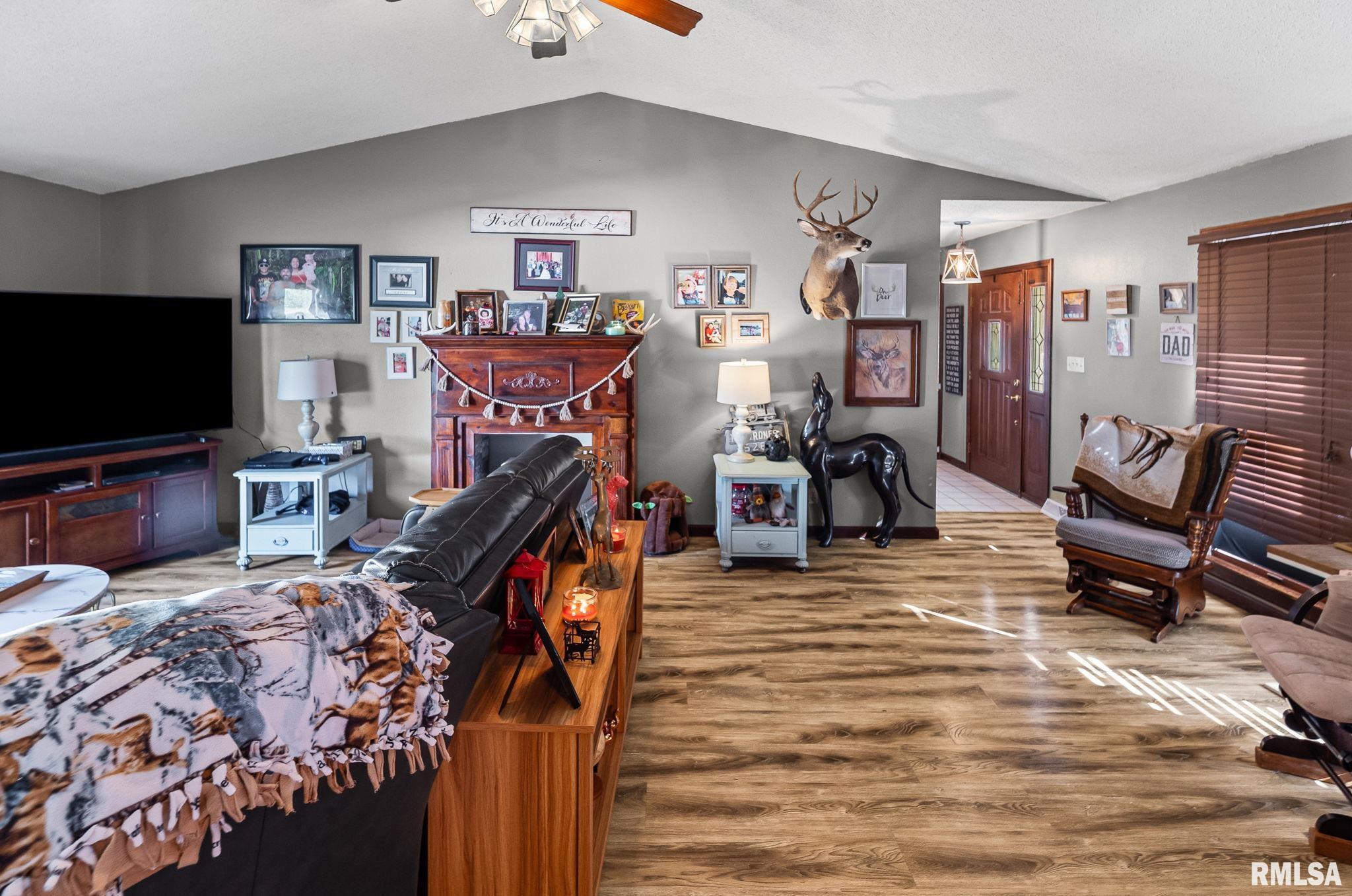 628 Tracy Terrace Centralia, IL 62801 - Photo 13 of 48