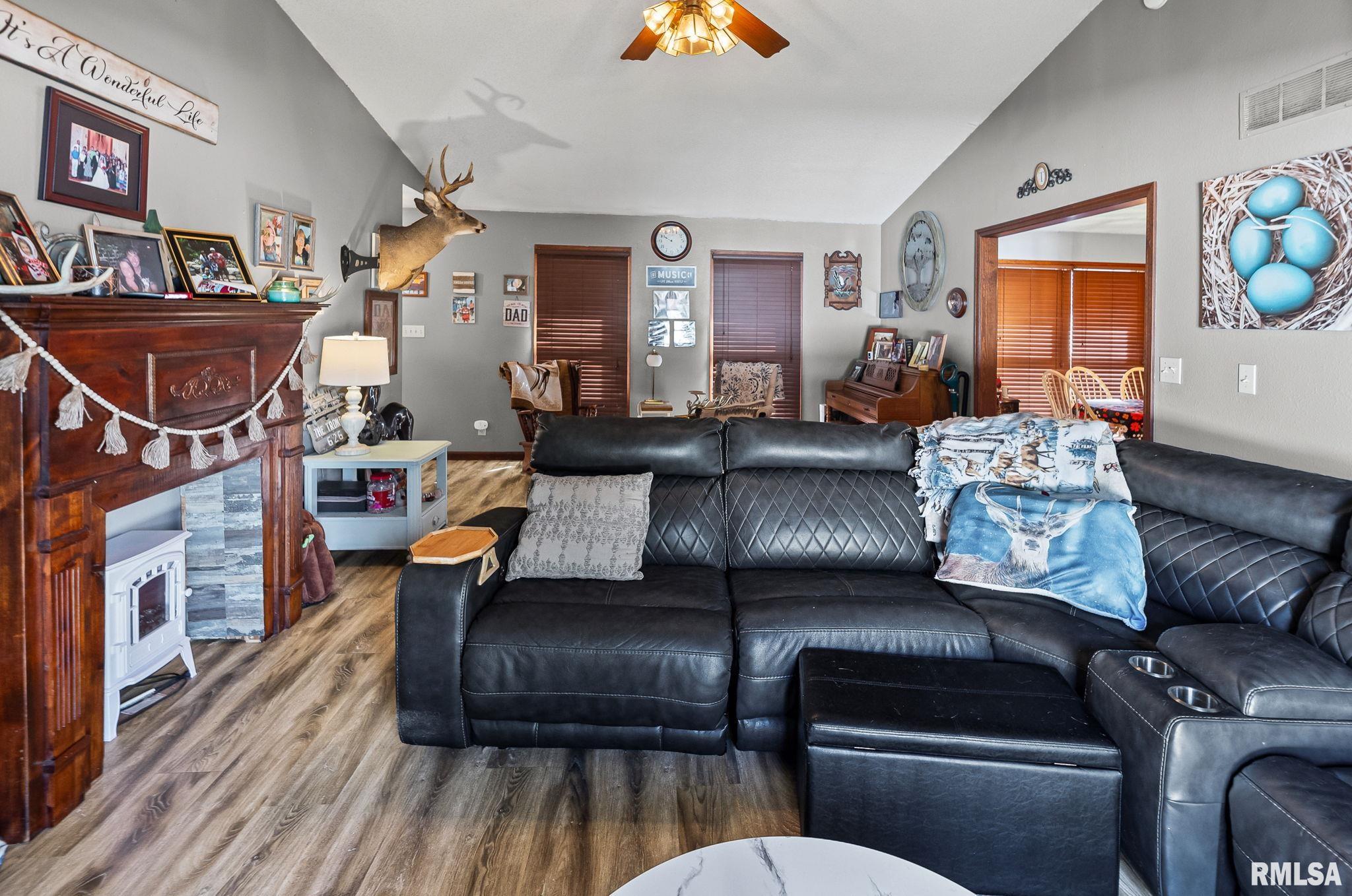 628 Tracy Terrace Centralia, IL 62801 - Photo 14 of 48