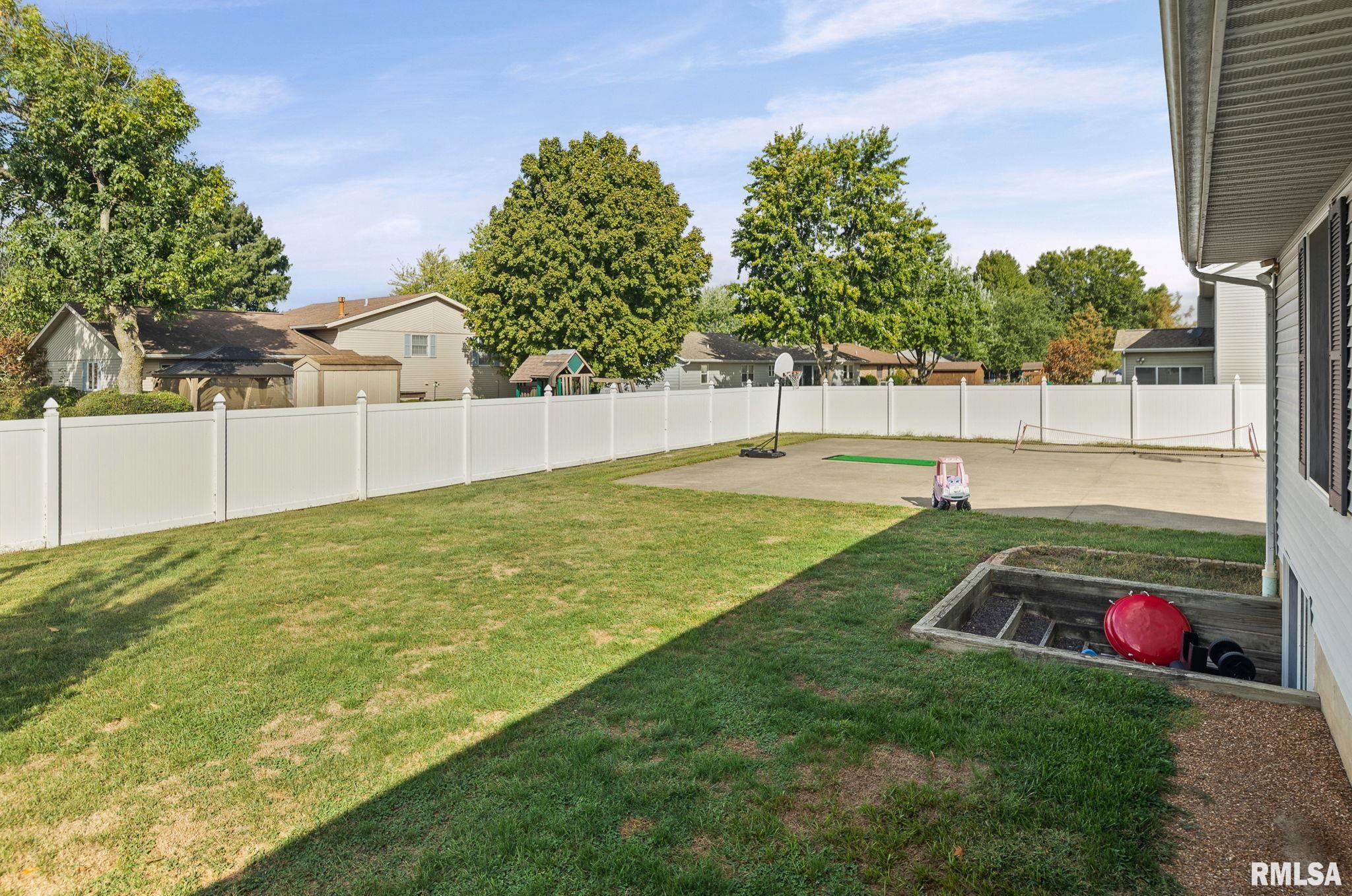 628 Tracy Terrace Centralia, IL 62801 - Photo 7 of 48