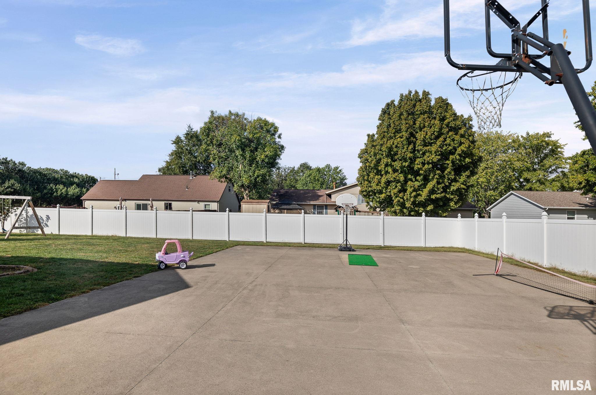 628 Tracy Terrace Centralia, IL 62801 - Photo 8 of 48