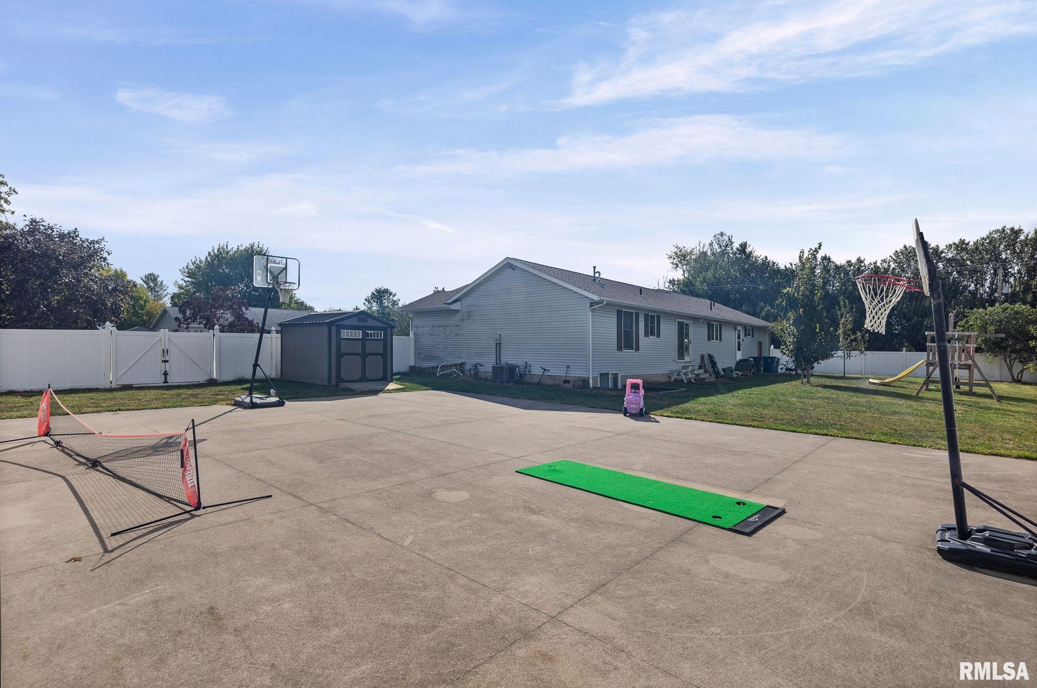 628 Tracy Terrace Centralia, IL 62801 - Photo 10 of 48