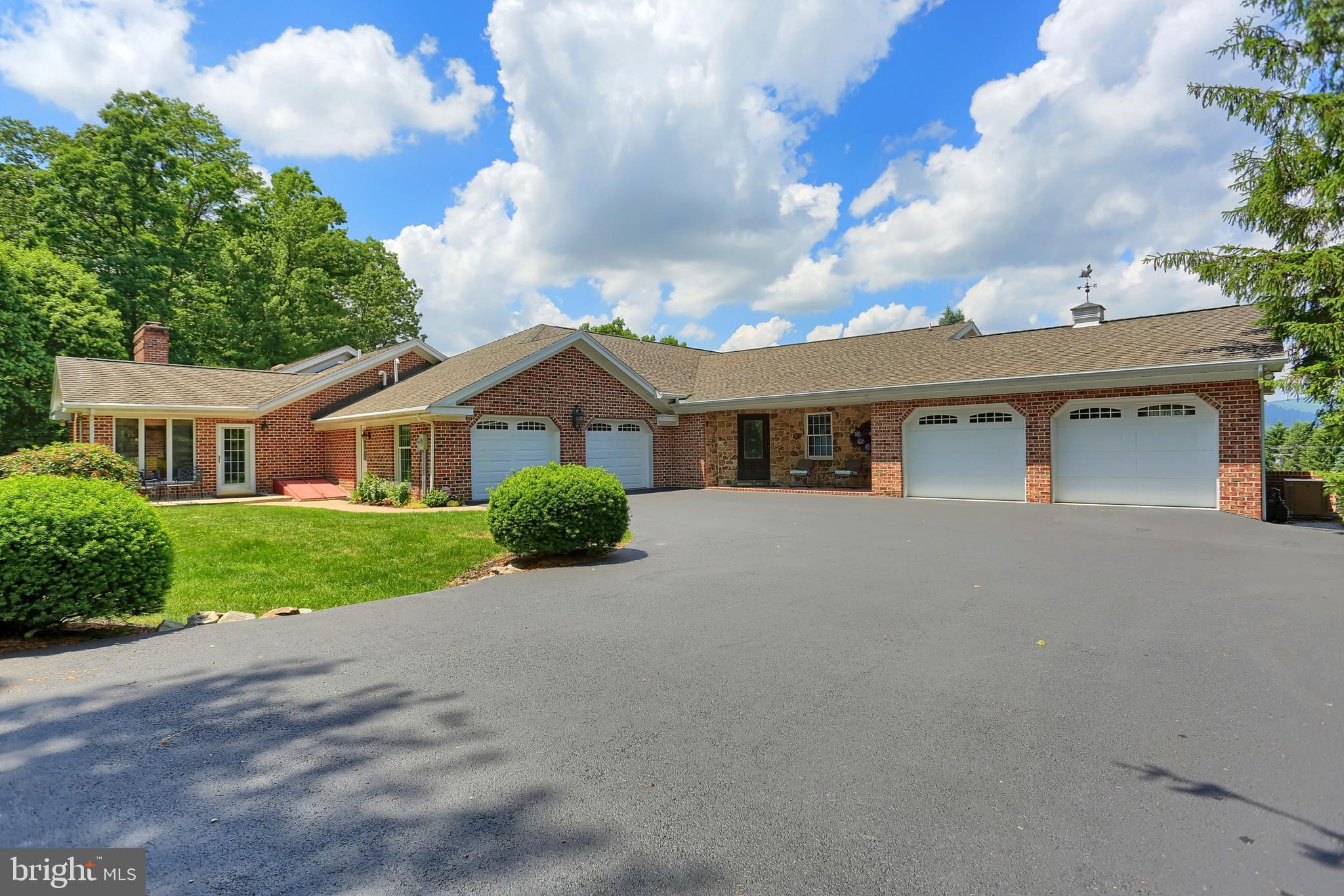 11604 Woodhaven Road Waynesboro, PA 17268 - Photo 3 of 76 Gallery Image 3
