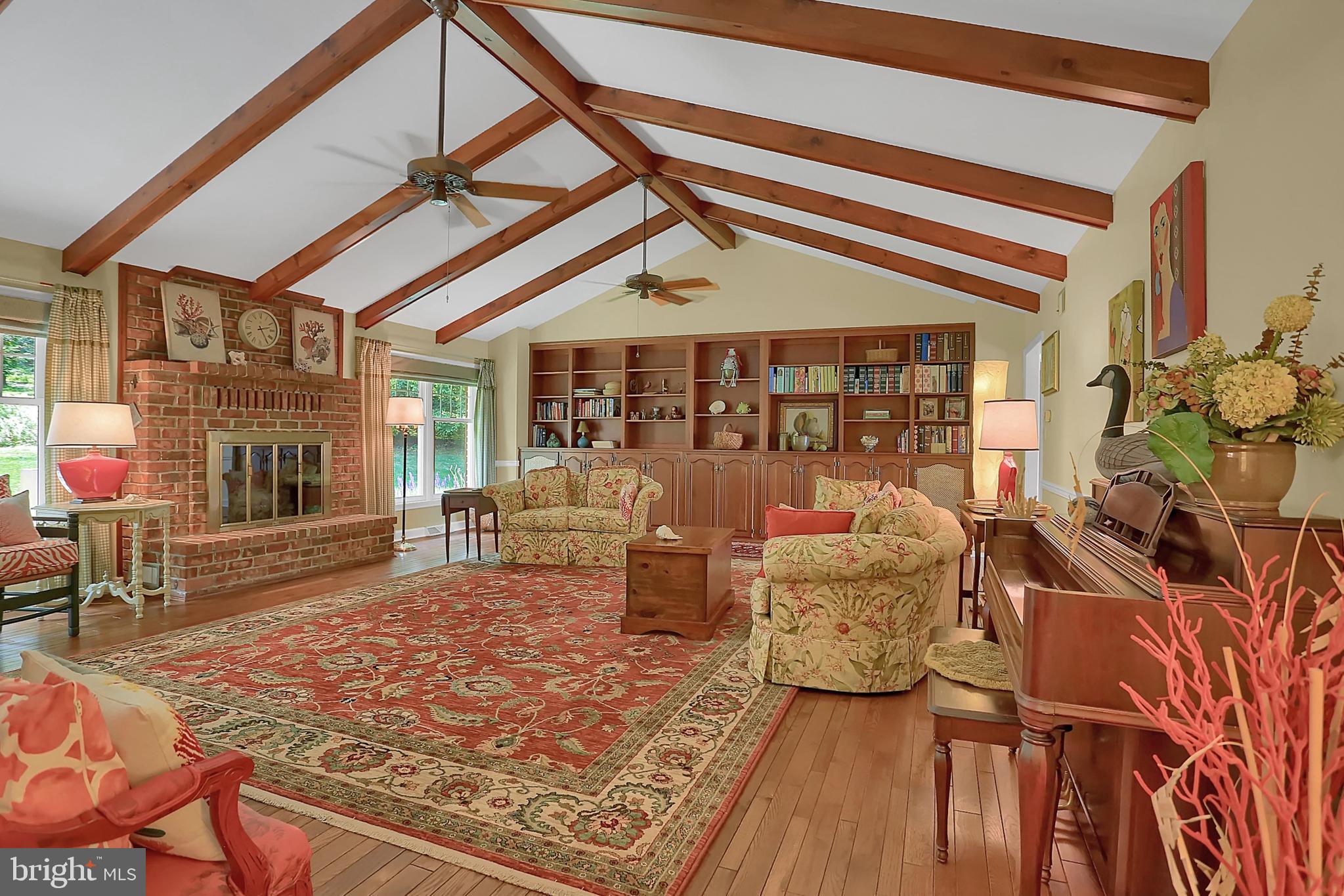 11604 Woodhaven Road Waynesboro, PA 17268 - Photo 44 of 76 Living Room