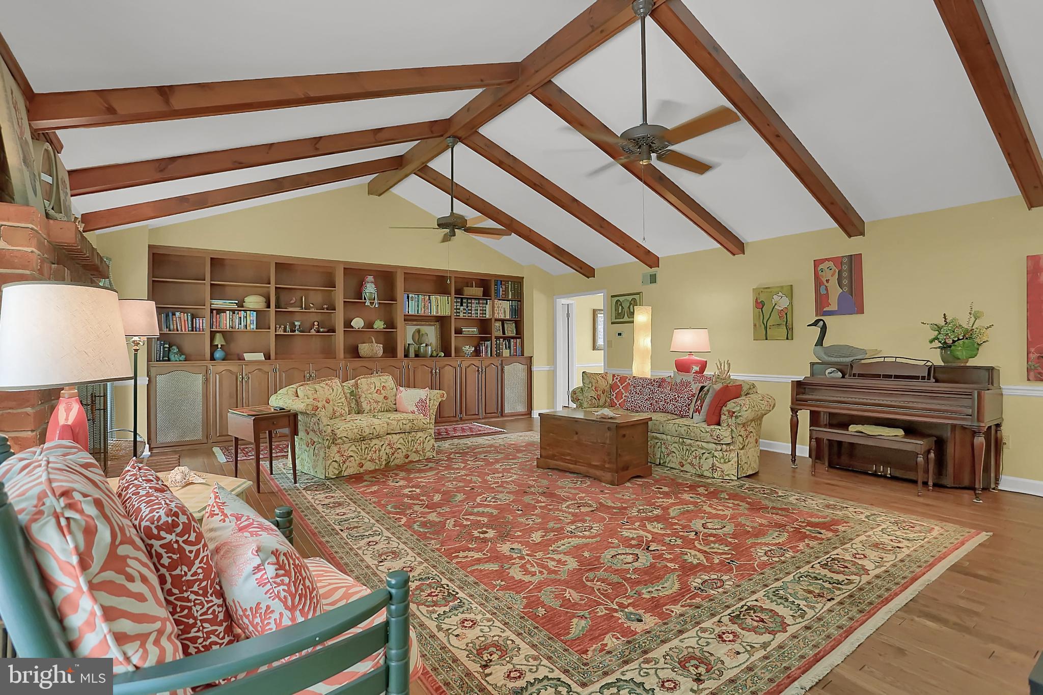 11604 Woodhaven Road Waynesboro, PA 17268 - Photo 47 of 76 Built in book shelves