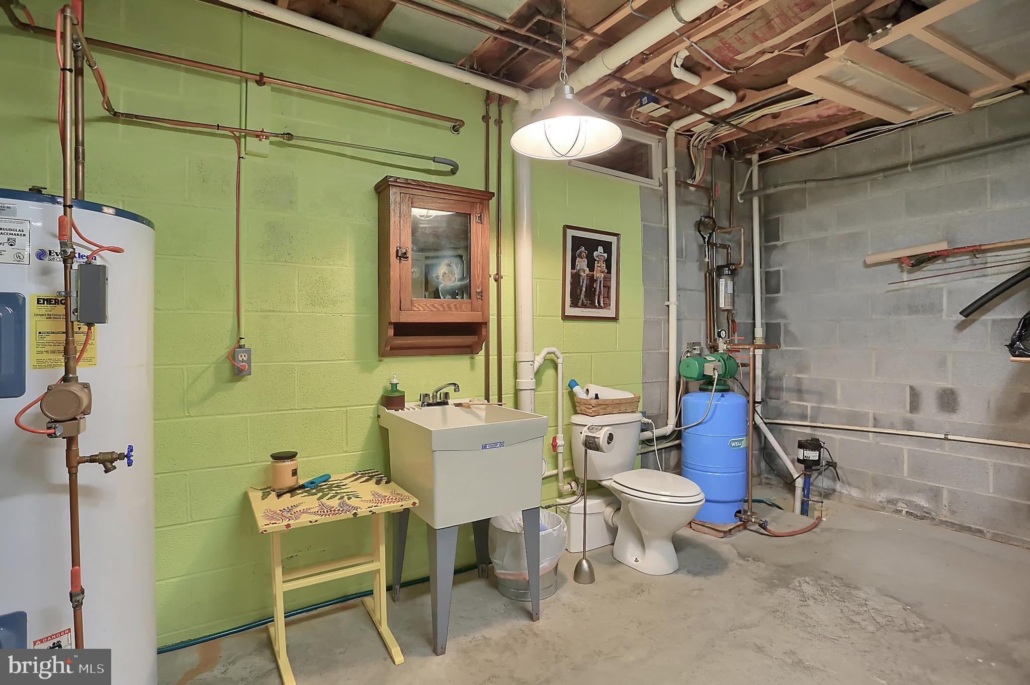 11604 Woodhaven Road Waynesboro, PA 17268 - Photo 65 of 76 Utility room