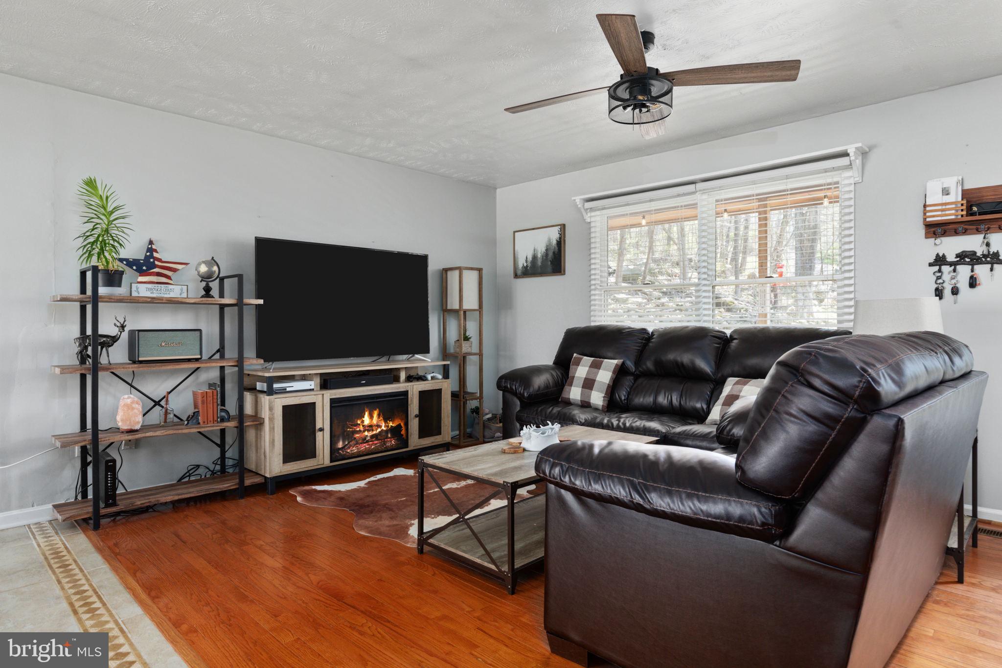 475 Parkside Road Linden, VA 22642 - Photo 8 of 37 Completely open to the kitchen as well