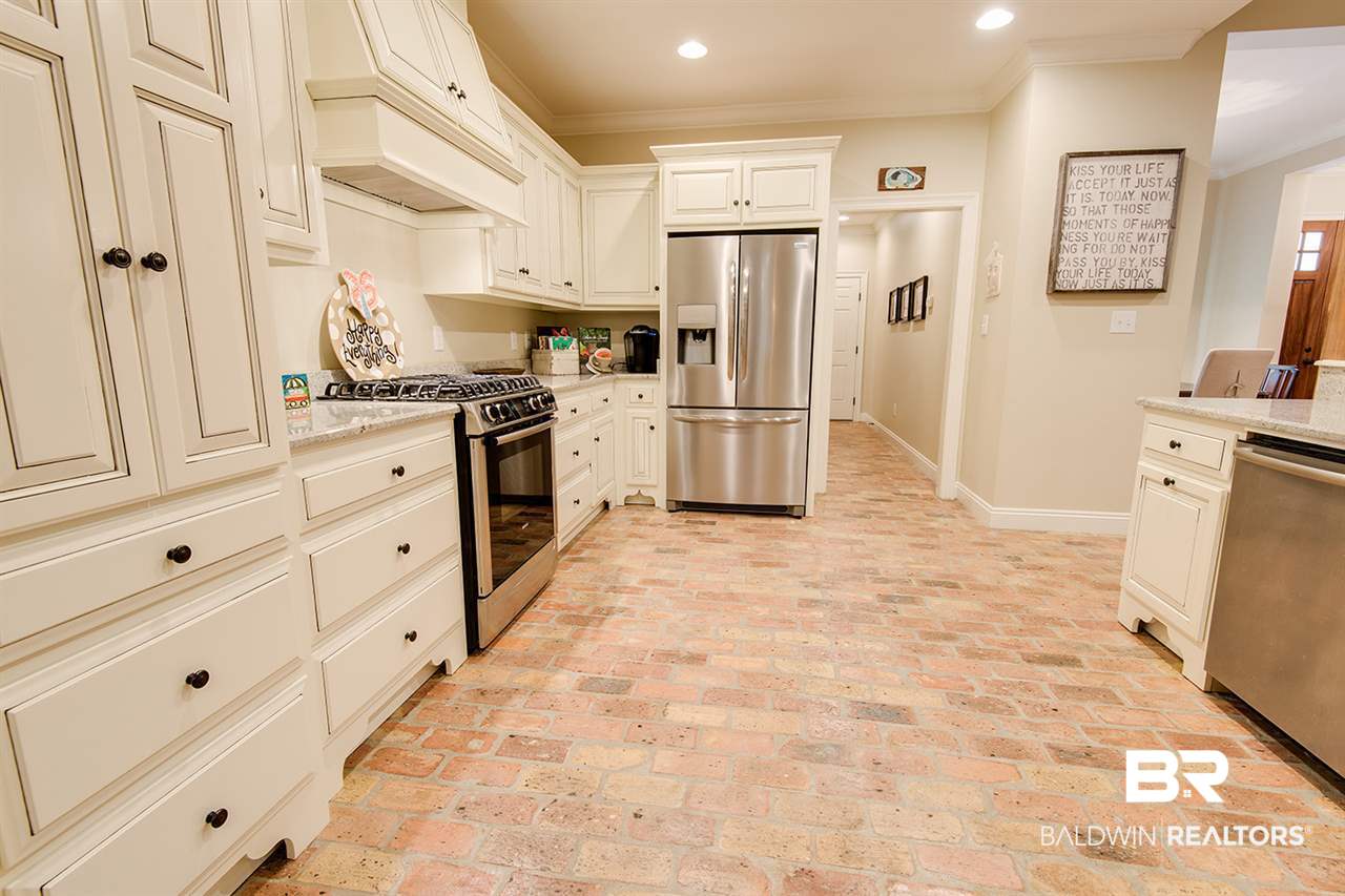 211 Pliska Street Fairhope, AL 36532 - Photo 19 of 35