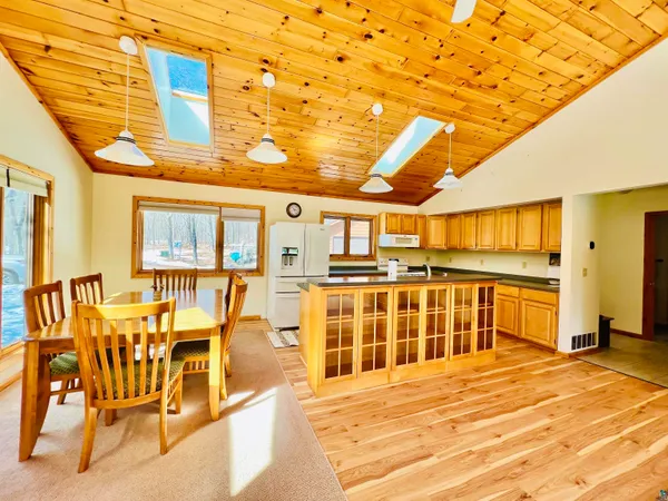 $899,000 | 38 Sawmill Lane, Lutsen, MN 55612
