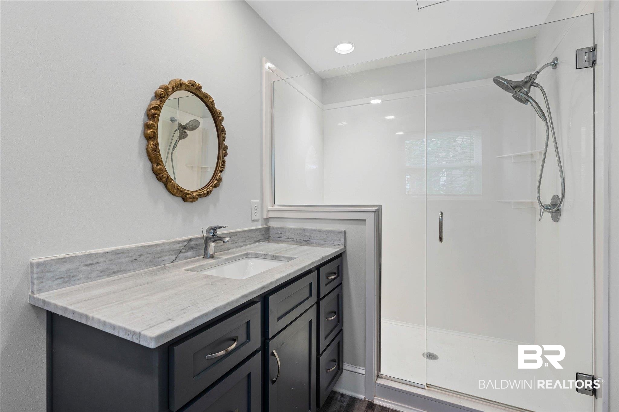 254 Park Avenue Mobile, AL 36607 - Photo 12 of 23 Bathroom