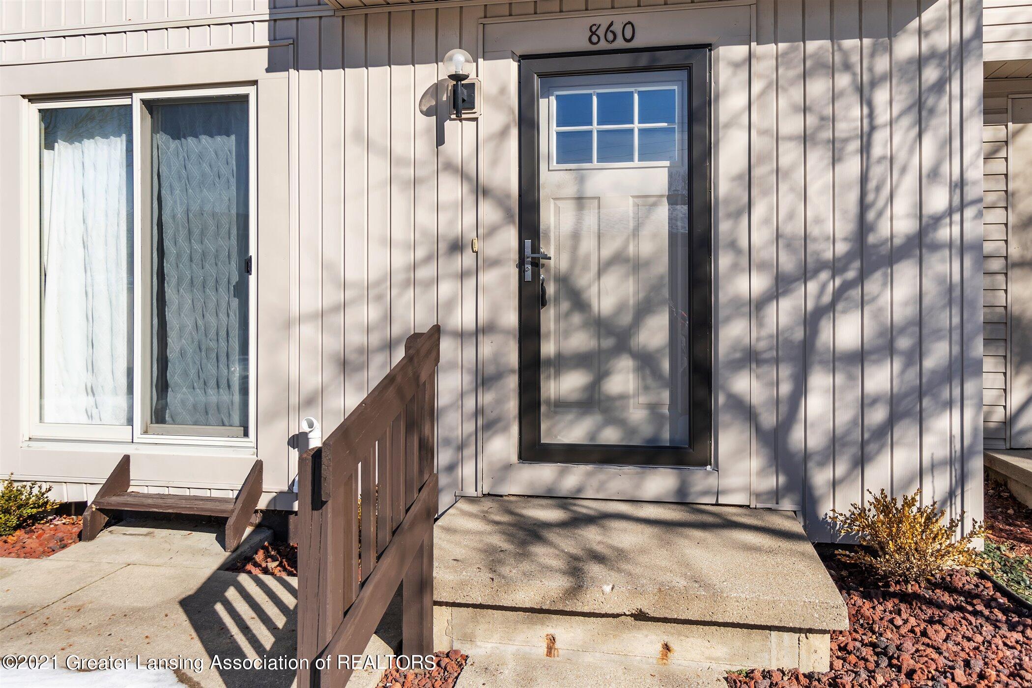 860 Armstrong Road, Unit 5 Lansing, MI 48911 - Photo 5 of 35 FRONT