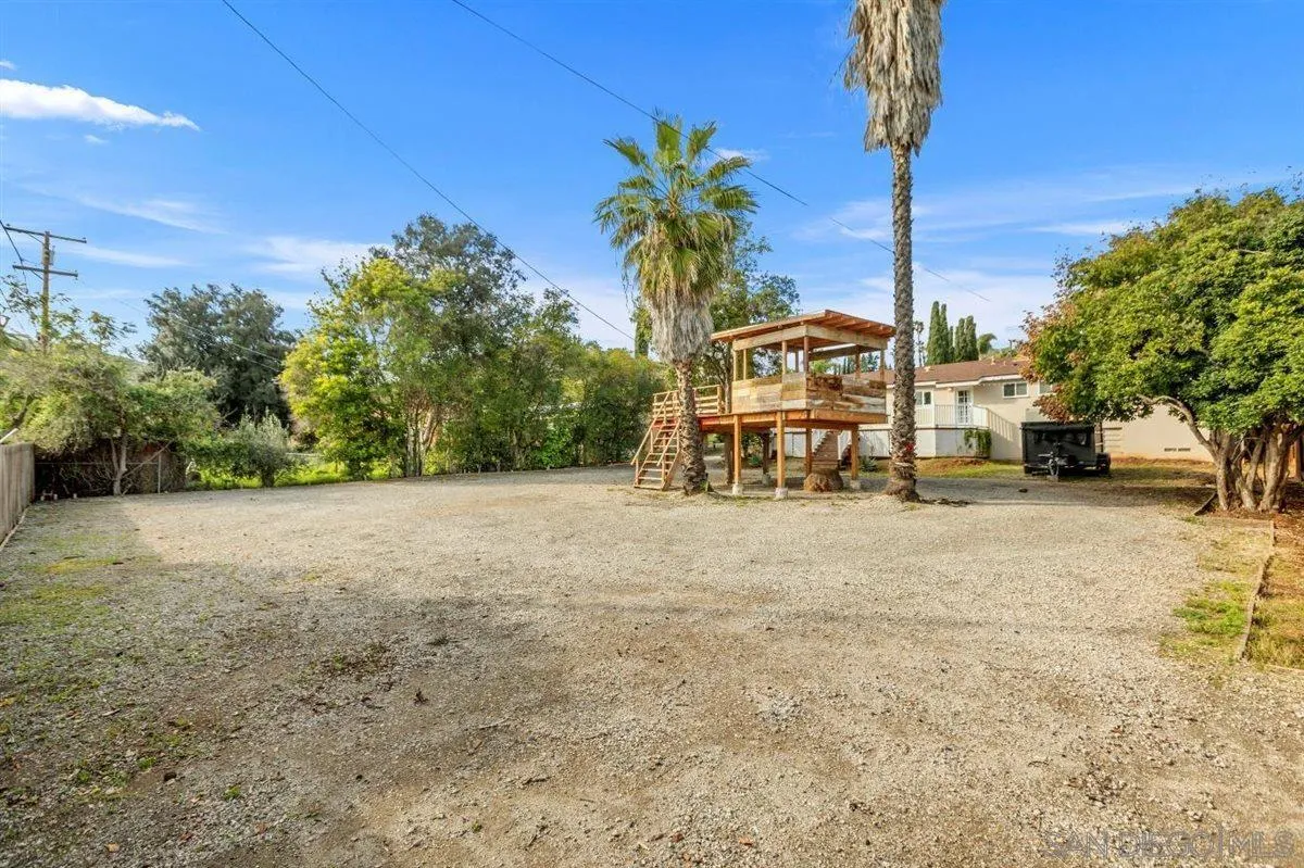 1263 Cresthill Road El Cajon, CA 92021 - Photo 24 of 26 Gallery Image 24