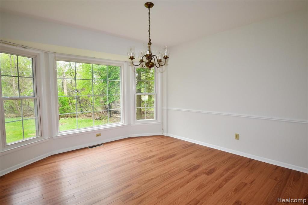 19501 Waltham Road Beverly Hills, MI 48025 - Photo 8 of 30