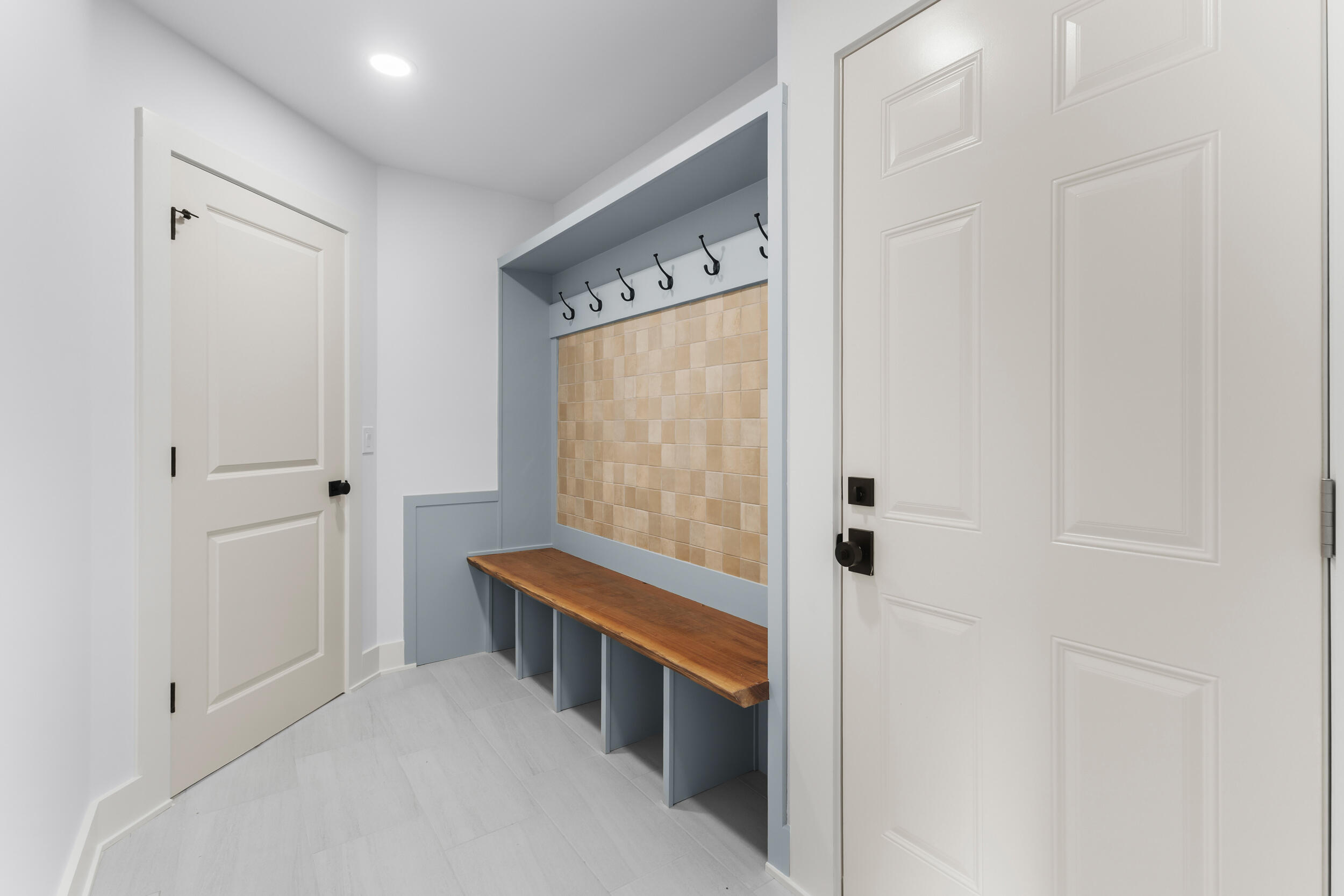 986 Indian Hills Road Fontana, WI 53125 - Photo 50 of 108 Mudroom