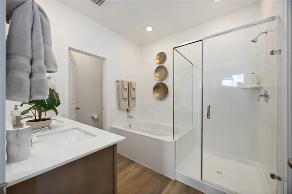 $343,990 | 2811 McHenry Lndg Lane, Houston, TX 77051