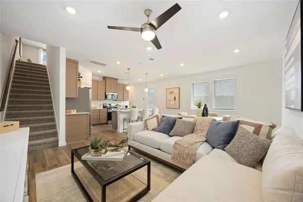 $343,990 | 2811 McHenry Lndg Lane, Houston, TX 77051