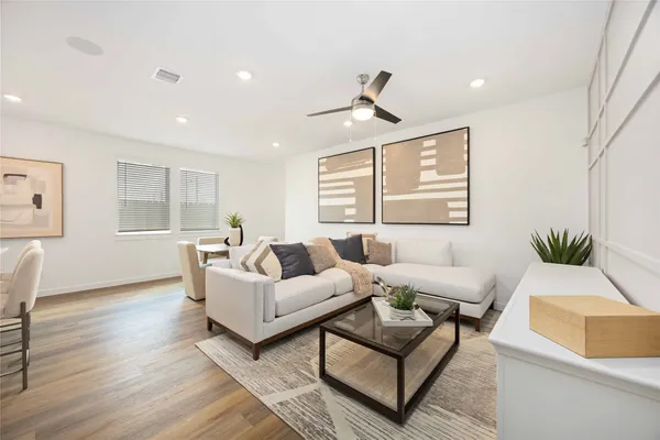 $343,990 | 2811 McHenry Lndg Lane, Houston, TX 77051