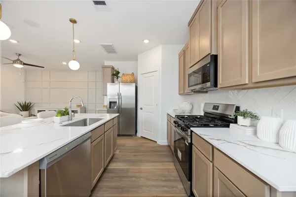 $343,990 | 2811 McHenry Lndg Lane, Houston, TX 77051