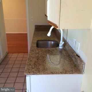 5505 Seminary Road, Unit 1701N Falls Church, VA 22041 - Photo 4 of 20 a view of a bathroom