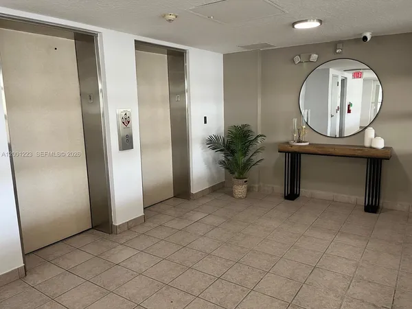 $2,900 | 280 Southwest 20th Road, Unit 504, Miami, FL 33129