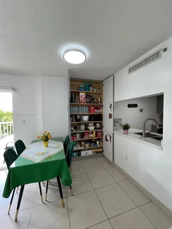 $2,900 | 280 Southwest 20th Road, Unit 504, Miami, FL 33129